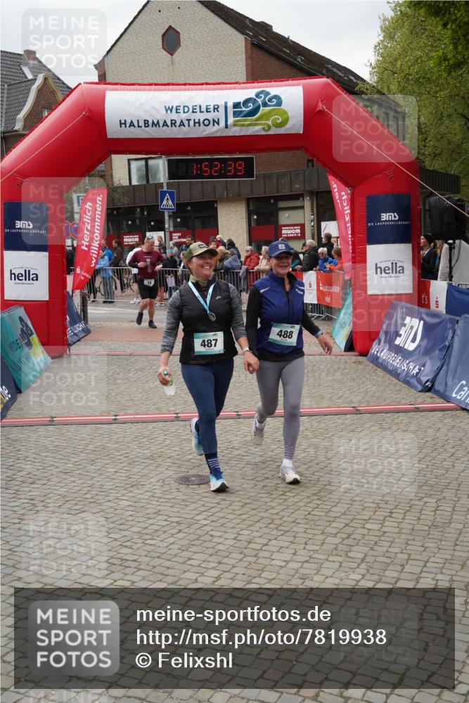 04.05.2025 - 8. Wedeler Halbmarathon Felixshl http://msf.ph/oto/7819938 04.05.2025 11:52:37 Ziel 18, 488 meine-sportfotos.de
