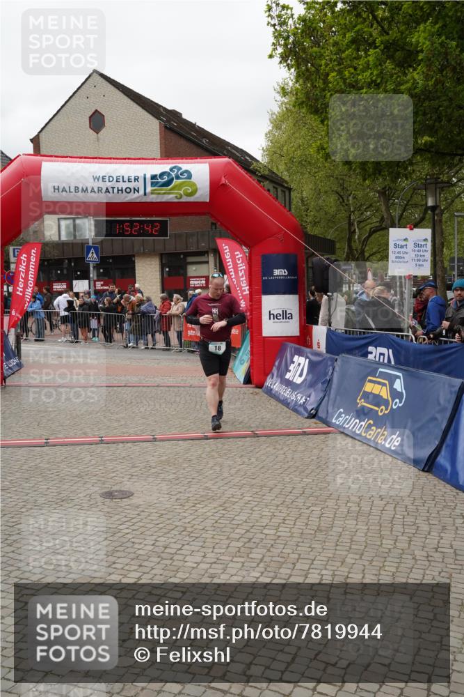 04.05.2025 - 8. Wedeler Halbmarathon Felixshl http://msf.ph/oto/7819944 04.05.2025 11:52:40 Ziel 18, 488 meine-sportfotos.de