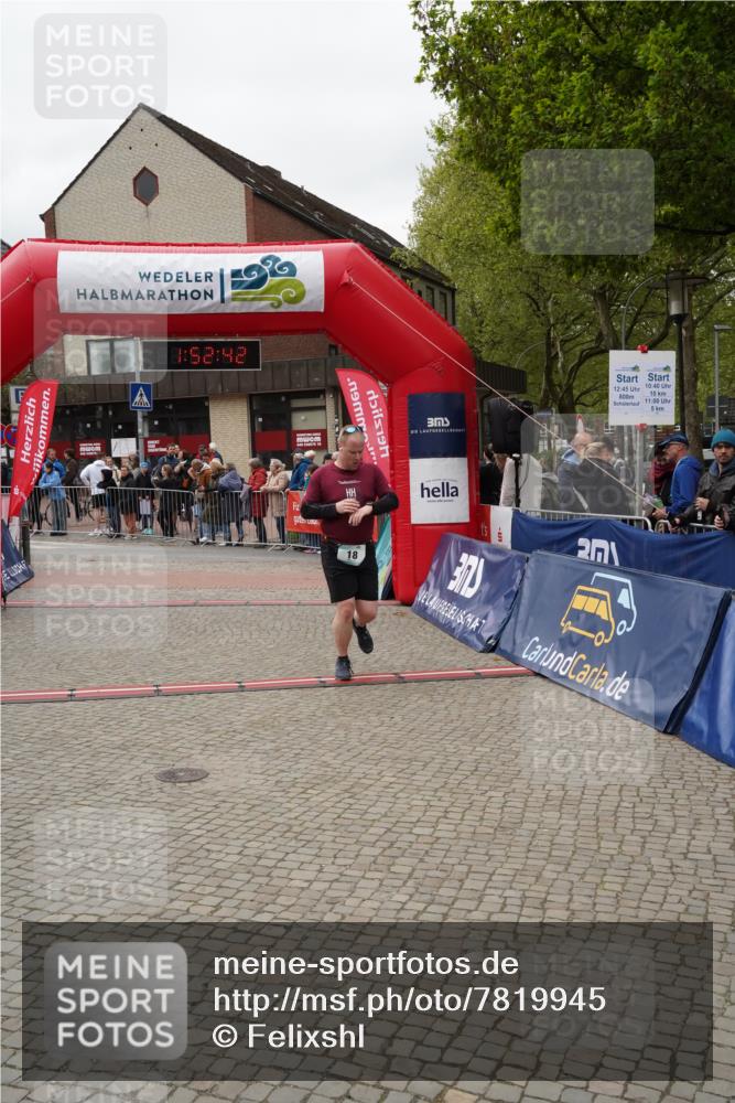 04.05.2025 - 8. Wedeler Halbmarathon Felixshl http://msf.ph/oto/7819945 04.05.2025 11:52:40 Ziel 18, 488 meine-sportfotos.de
