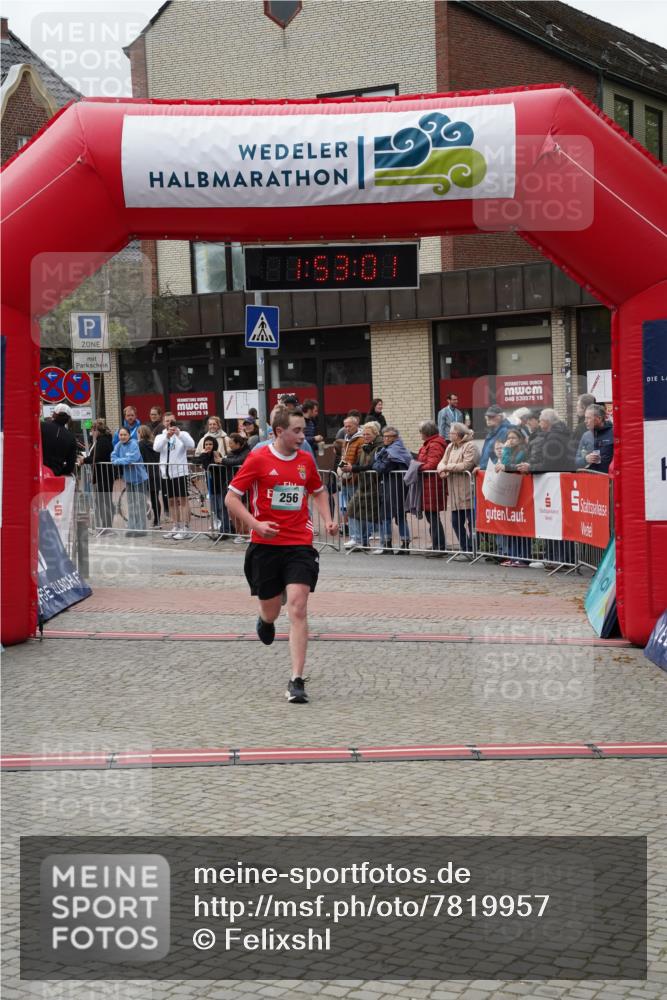 04.05.2025 - 8. Wedeler Halbmarathon Felixshl http://msf.ph/oto/7819957 04.05.2025 11:52:59 Ziel 233, 256 meine-sportfotos.de