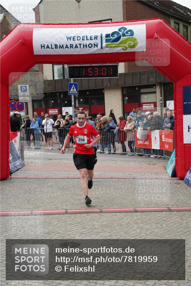 04.05.2025 - 8. Wedeler Halbmarathon Felixshl http://msf.ph/oto/7819959 04.05.2025 11:52:59 Ziel 233, 256 meine-sportfotos.de