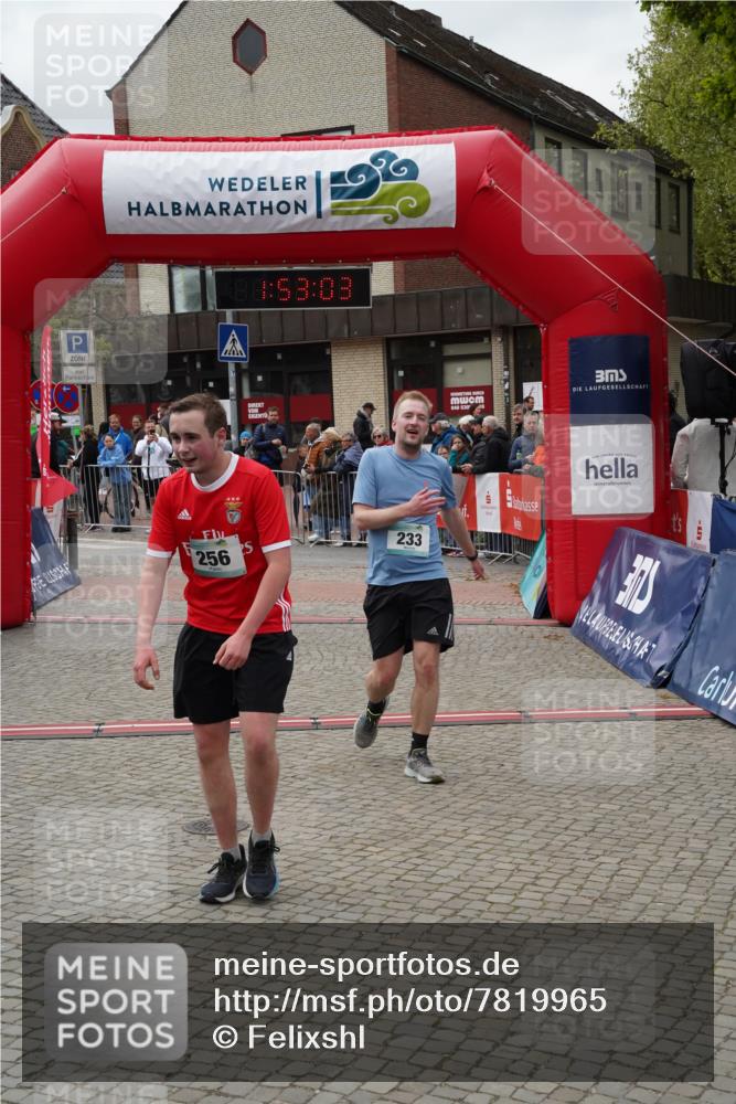 04.05.2025 - 8. Wedeler Halbmarathon Felixshl http://msf.ph/oto/7819965 04.05.2025 11:53:01 Ziel 233, 256 meine-sportfotos.de