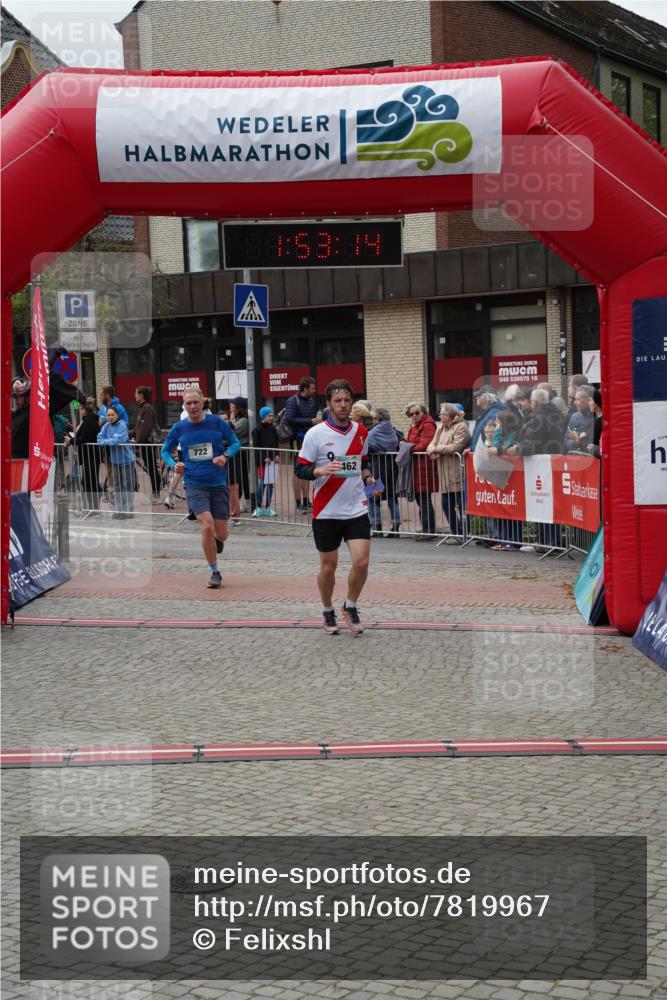 04.05.2025 - 8. Wedeler Halbmarathon Felixshl http://msf.ph/oto/7819967 04.05.2025 11:53:12 Ziel 50, 462, 722 meine-sportfotos.de