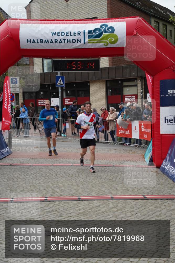 04.05.2025 - 8. Wedeler Halbmarathon Felixshl http://msf.ph/oto/7819968 04.05.2025 11:53:12 Ziel 50, 462, 722 meine-sportfotos.de