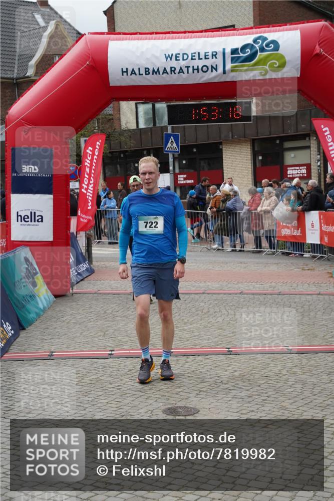 04.05.2025 - 8. Wedeler Halbmarathon Felixshl http://msf.ph/oto/7819982 04.05.2025 11:53:16 Ziel 50, 462, 722, 726 meine-sportfotos.de