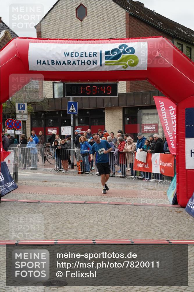 04.05.2025 - 8. Wedeler Halbmarathon Felixshl http://msf.ph/oto/7820011 04.05.2025 11:53:46 Ziel 585 meine-sportfotos.de