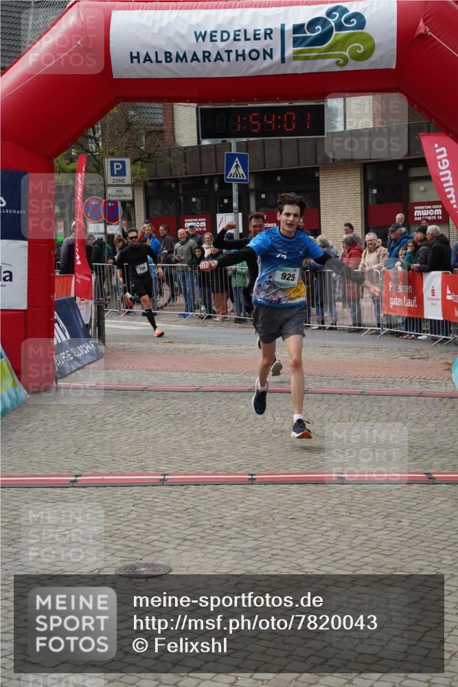 04.05.2025 - 8. Wedeler Halbmarathon Felixshl http://msf.ph/oto/7820043 04.05.2025 11:53:59 Ziel 222, 467, 786, 925 meine-sportfotos.de