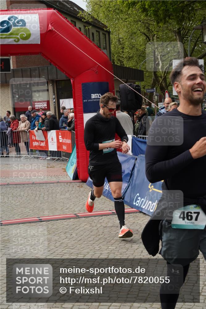 04.05.2025 - 8. Wedeler Halbmarathon Felixshl http://msf.ph/oto/7820055 04.05.2025 11:54:02 Ziel 467, 786, 925 meine-sportfotos.de