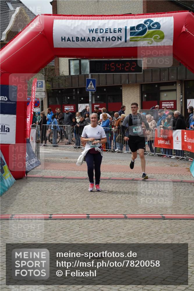 04.05.2025 - 8. Wedeler Halbmarathon Felixshl http://msf.ph/oto/7820058 04.05.2025 11:54:20 Ziel 360, 577, 1013 meine-sportfotos.de