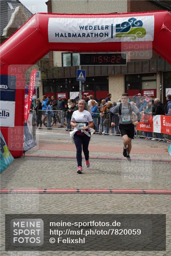 04.05.2025 - 8. Wedeler Halbmarathon Felixshl http://msf.ph/oto/7820059 04.05.2025 11:54:20 Ziel 360, 577, 1013 meine-sportfotos.de