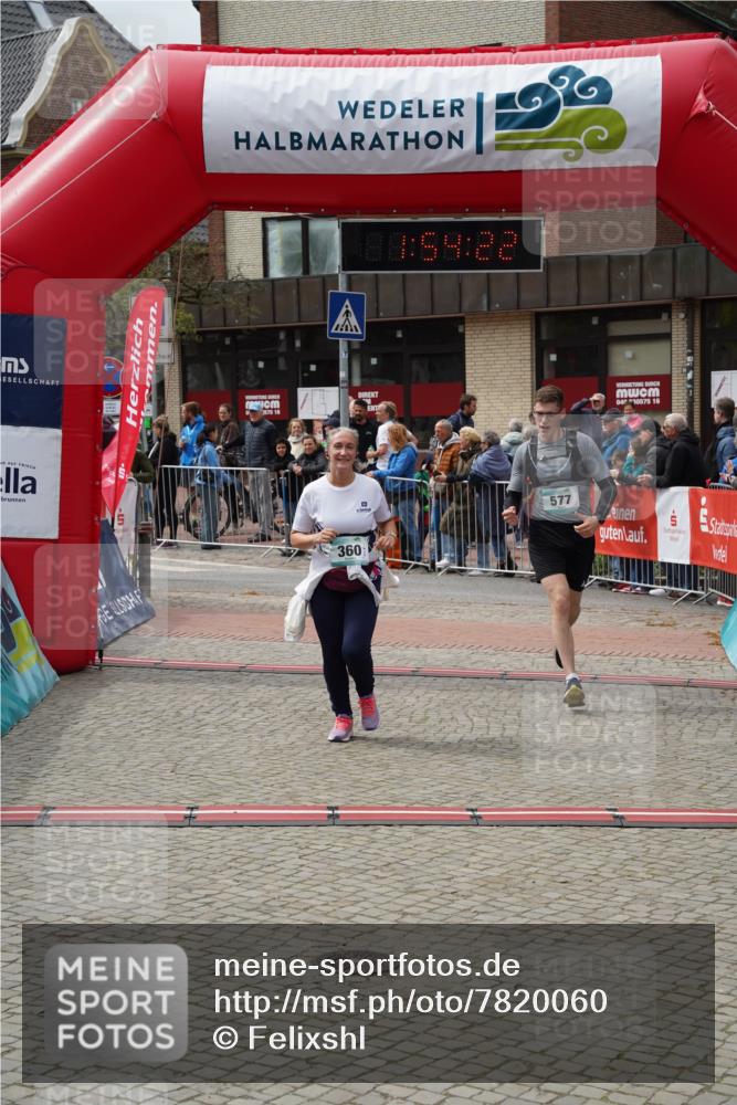 04.05.2025 - 8. Wedeler Halbmarathon Felixshl http://msf.ph/oto/7820060 04.05.2025 11:54:20 Ziel 360, 577, 1013 meine-sportfotos.de