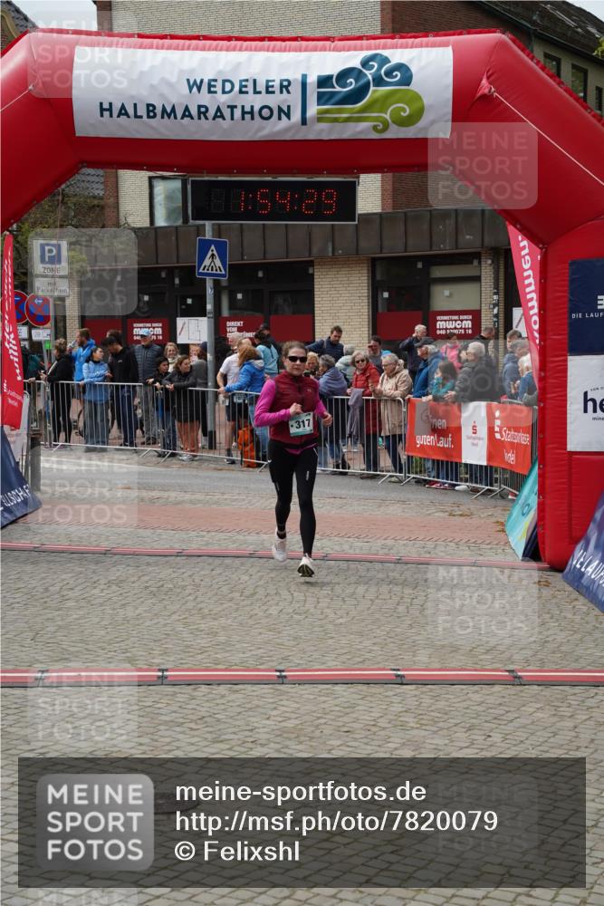 04.05.2025 - 8. Wedeler Halbmarathon Felixshl http://msf.ph/oto/7820079 04.05.2025 11:54:26 Ziel 317, 577, 1013 meine-sportfotos.de