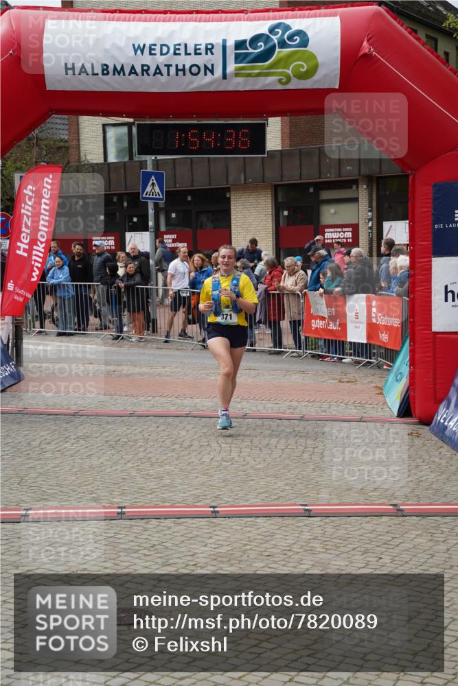 04.05.2025 - 8. Wedeler Halbmarathon Felixshl http://msf.ph/oto/7820089 04.05.2025 11:54:34 Ziel 371, 559 meine-sportfotos.de