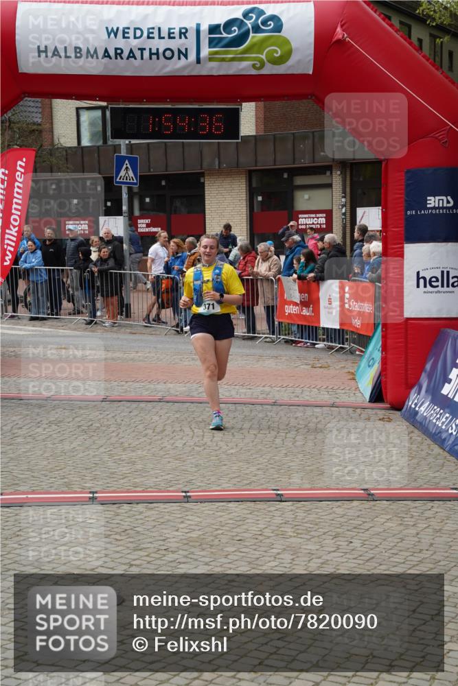 04.05.2025 - 8. Wedeler Halbmarathon Felixshl http://msf.ph/oto/7820090 04.05.2025 11:54:34 Ziel 371, 559 meine-sportfotos.de