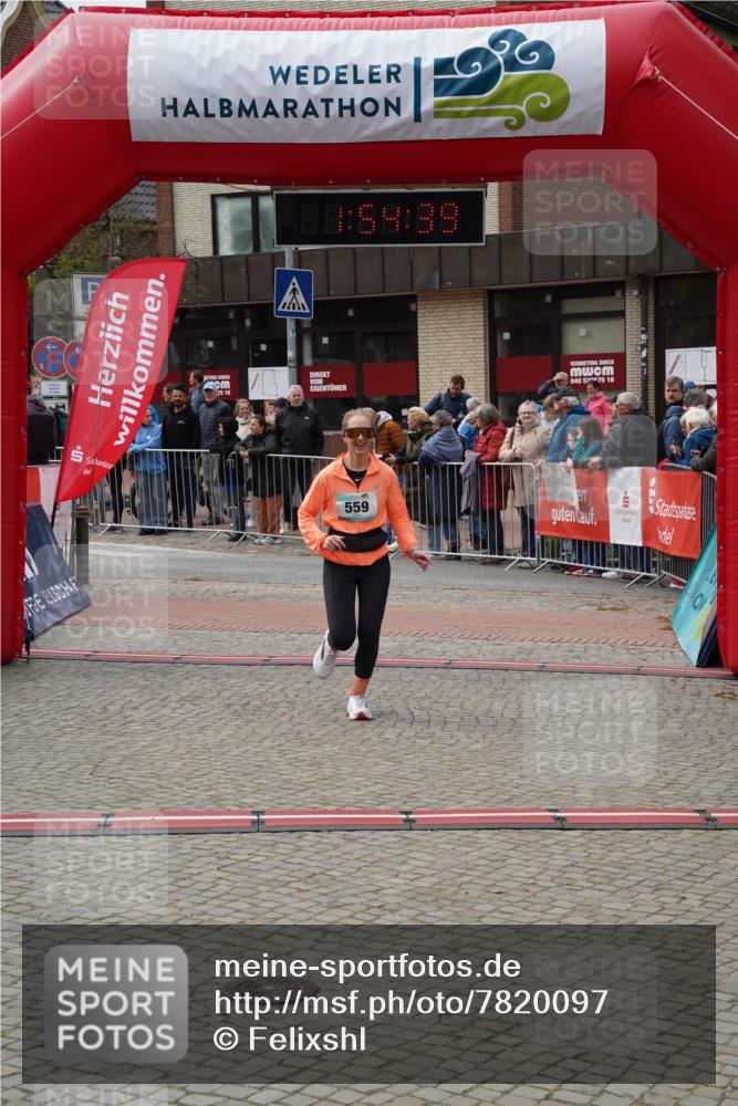 04.05.2025 - 8. Wedeler Halbmarathon Felixshl http://msf.ph/oto/7820097 04.05.2025 11:54:37 Ziel 371, 559 meine-sportfotos.de