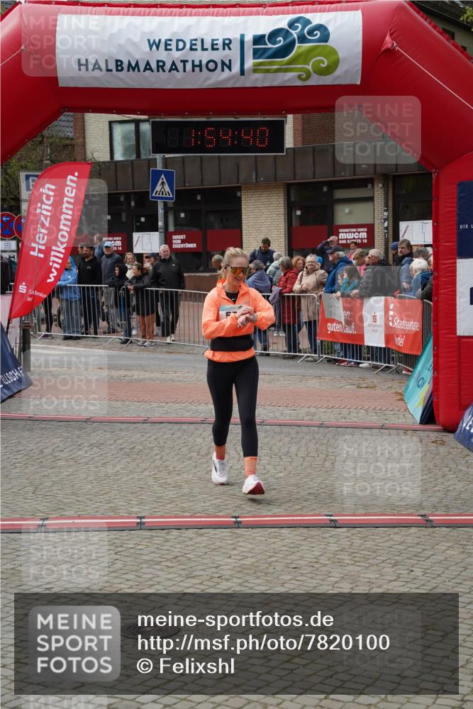 04.05.2025 - 8. Wedeler Halbmarathon Felixshl http://msf.ph/oto/7820100 04.05.2025 11:54:38 Ziel 371, 559 meine-sportfotos.de