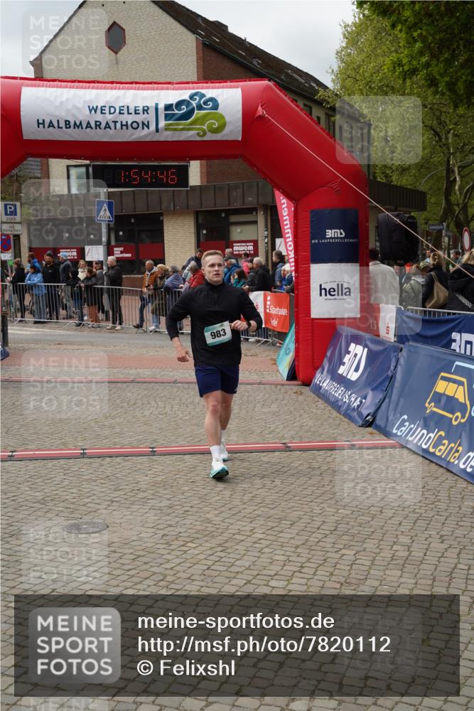 04.05.2025 - 8. Wedeler Halbmarathon Felixshl http://msf.ph/oto/7820112 04.05.2025 11:54:44 Ziel  meine-sportfotos.de