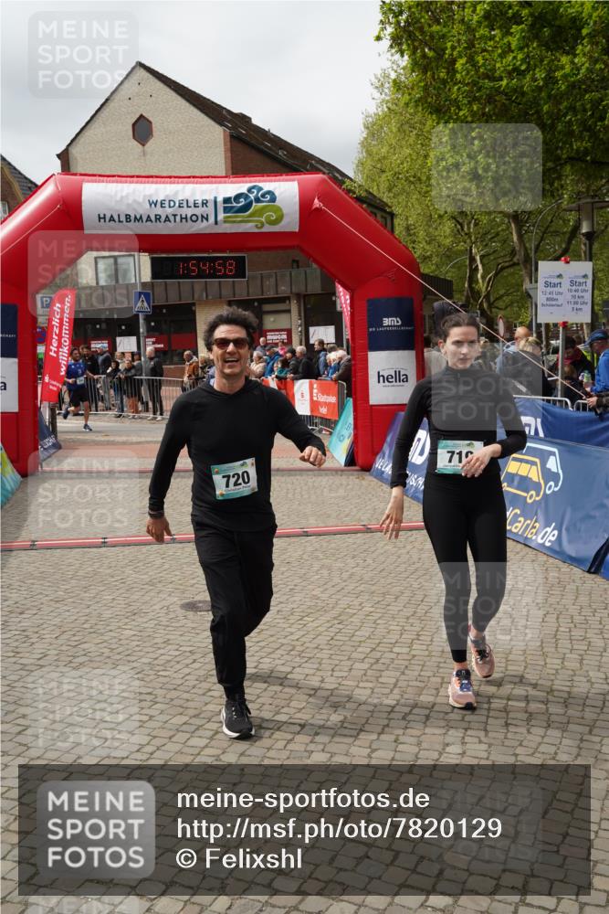 04.05.2025 - 8. Wedeler Halbmarathon Felixshl http://msf.ph/oto/7820129 04.05.2025 11:54:56 Ziel 240, 248, 429, 719, 720 meine-sportfotos.de