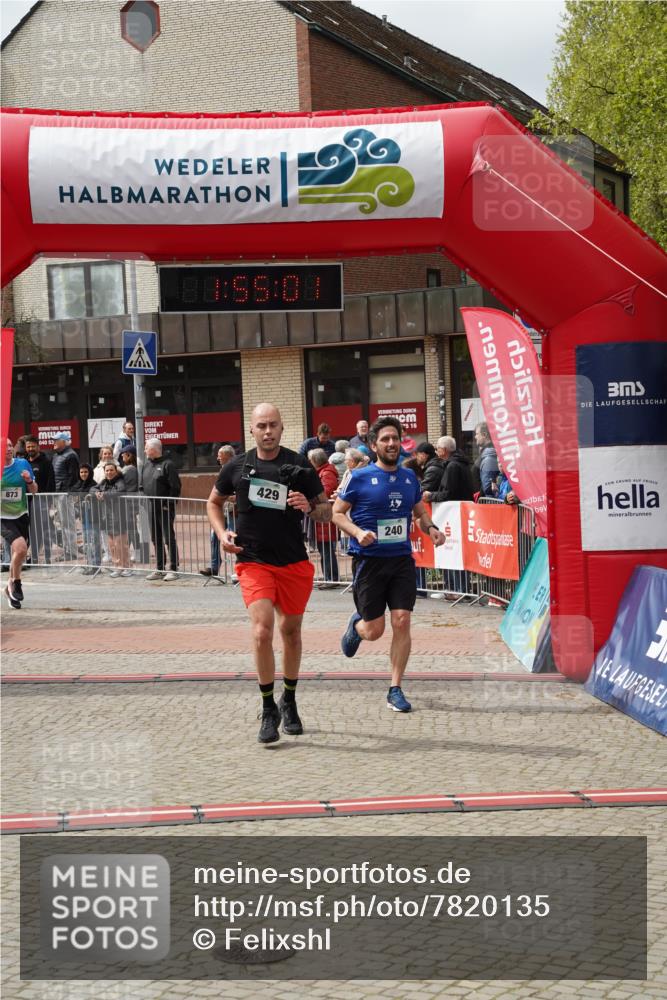 04.05.2025 - 8. Wedeler Halbmarathon Felixshl http://msf.ph/oto/7820135 04.05.2025 11:54:59 Ziel 240, 429, 719, 720, 873 meine-sportfotos.de