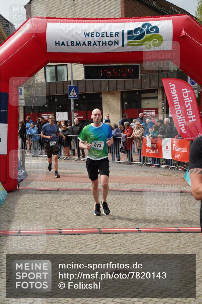 04.05.2025 - 8. Wedeler Halbmarathon Felixshl http://msf.ph/oto/7820143 04.05.2025 11:55:02 Ziel 240, 381, 429, 438, 873 meine-sportfotos.de