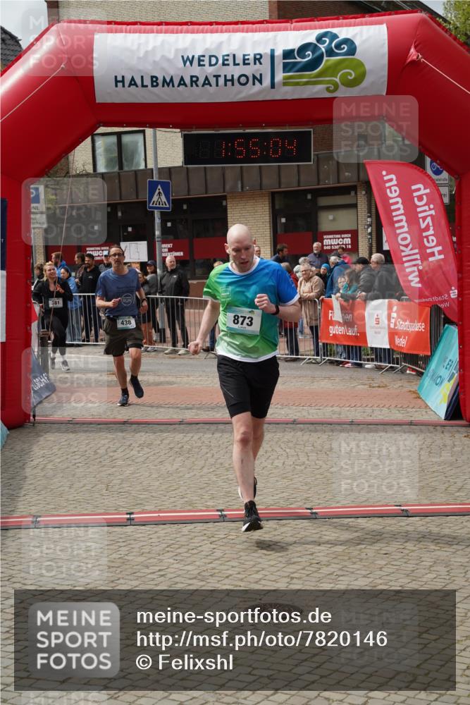 04.05.2025 - 8. Wedeler Halbmarathon Felixshl http://msf.ph/oto/7820146 04.05.2025 11:55:02 Ziel 240, 381, 429, 438, 873 meine-sportfotos.de