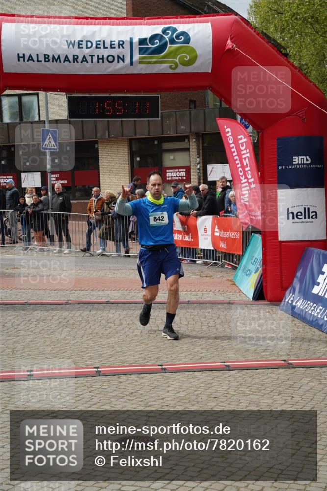 04.05.2025 - 8. Wedeler Halbmarathon Felixshl http://msf.ph/oto/7820162 04.05.2025 11:55:09 Ziel 381, 438, 842 meine-sportfotos.de