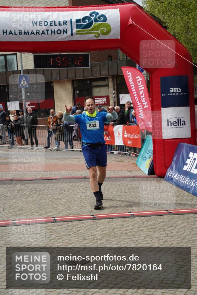 04.05.2025 - 8. Wedeler Halbmarathon Felixshl http://msf.ph/oto/7820164 04.05.2025 11:55:10 Ziel 381, 842 meine-sportfotos.de