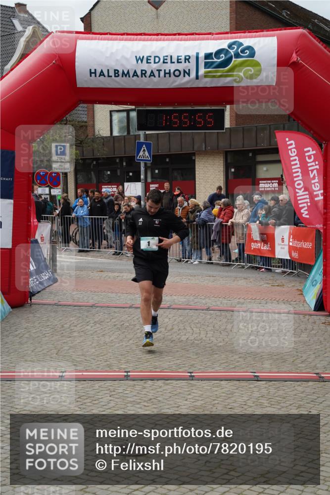 04.05.2025 - 8. Wedeler Halbmarathon Felixshl http://msf.ph/oto/7820195 04.05.2025 11:55:53 Ziel 1, 676 meine-sportfotos.de