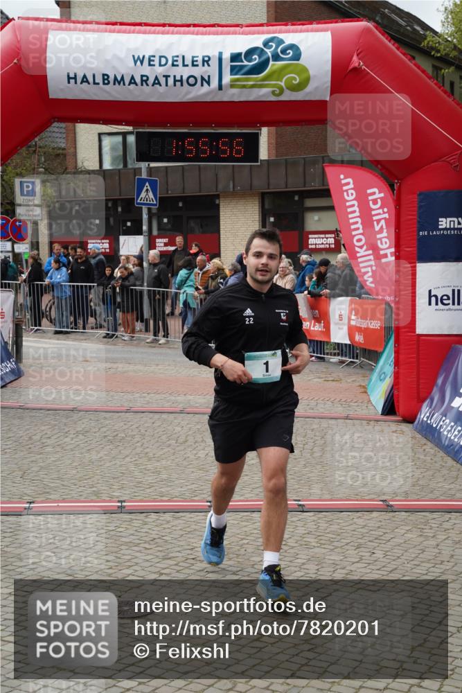 04.05.2025 - 8. Wedeler Halbmarathon Felixshl http://msf.ph/oto/7820201 04.05.2025 11:55:54 Ziel 1, 676 meine-sportfotos.de