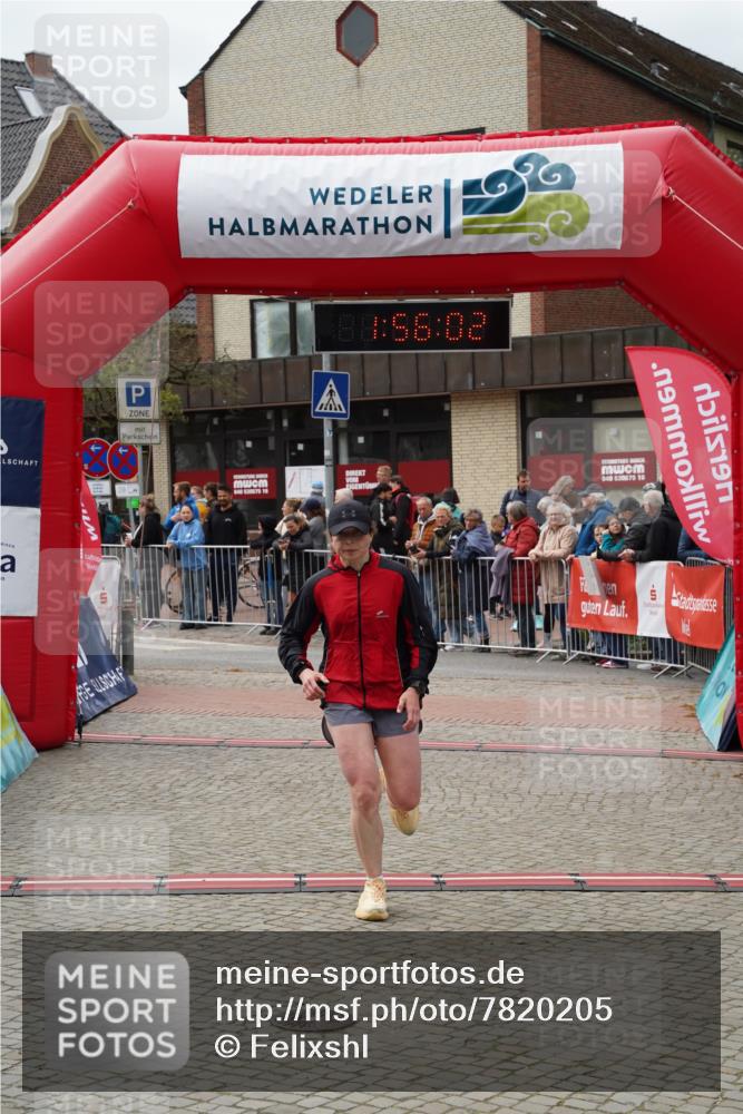 04.05.2025 - 8. Wedeler Halbmarathon Felixshl http://msf.ph/oto/7820205 04.05.2025 11:56:00 Ziel 403 meine-sportfotos.de