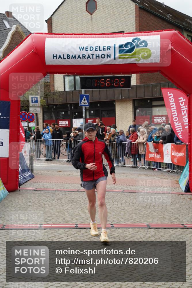 04.05.2025 - 8. Wedeler Halbmarathon Felixshl http://msf.ph/oto/7820206 04.05.2025 11:56:00 Ziel 403 meine-sportfotos.de
