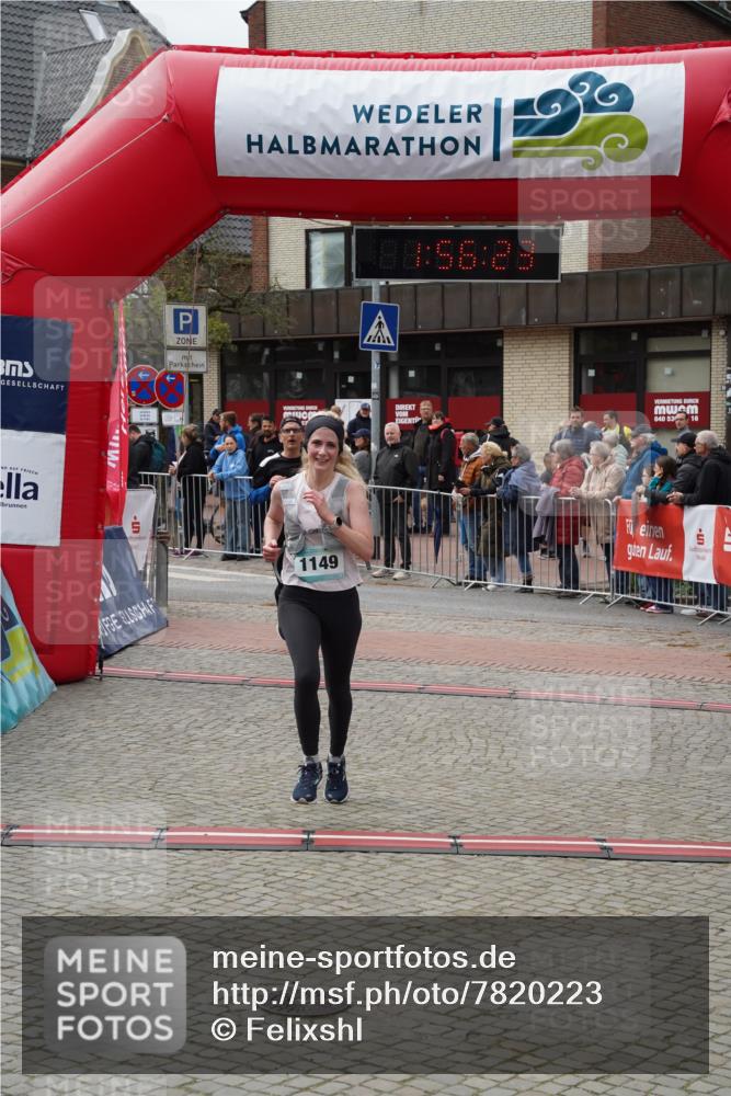 04.05.2025 - 8. Wedeler Halbmarathon Felixshl http://msf.ph/oto/7820223 04.05.2025 11:56:20 Ziel 989, 1149 meine-sportfotos.de