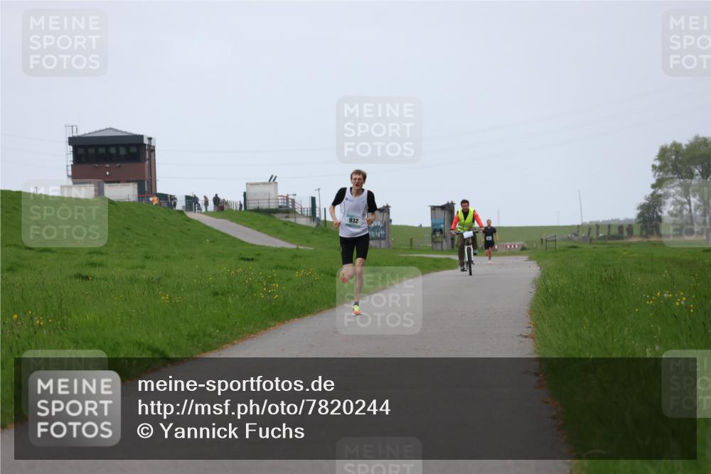 04.05.2025 - 8. Wedeler Halbmarathon Yannick Fuchs http://msf.ph/oto/7820244 04.05.2025 11:07:42 Laufen 932 meine-sportfotos.de