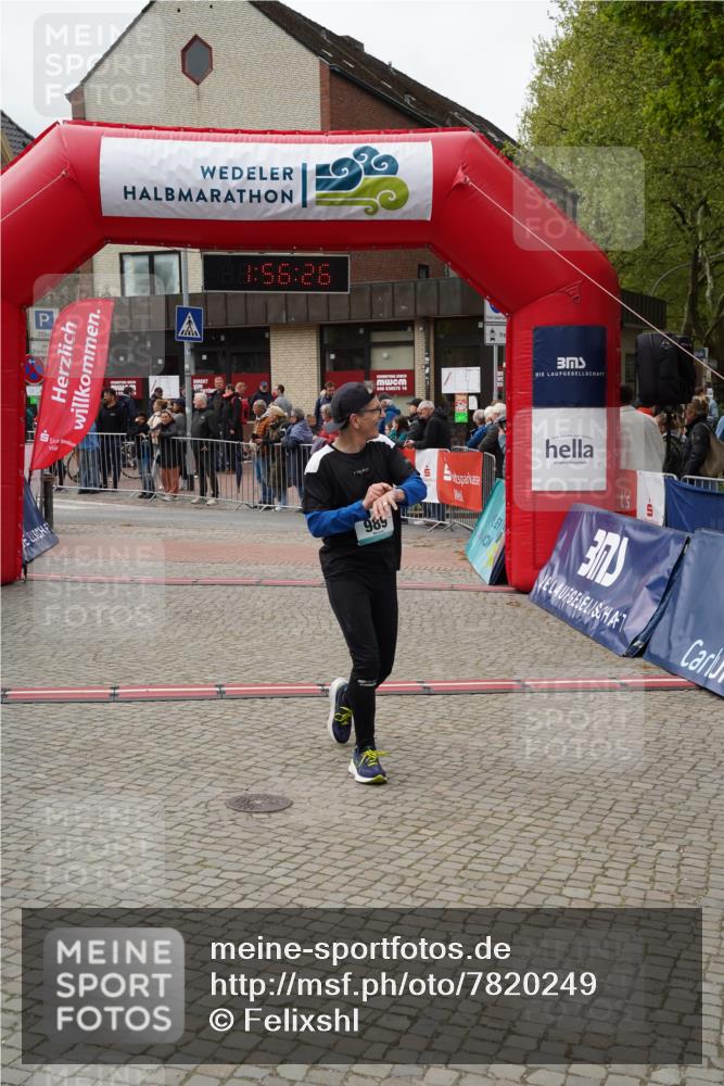 04.05.2025 - 8. Wedeler Halbmarathon Felixshl http://msf.ph/oto/7820249 04.05.2025 11:56:24 Ziel 989, 1149 meine-sportfotos.de