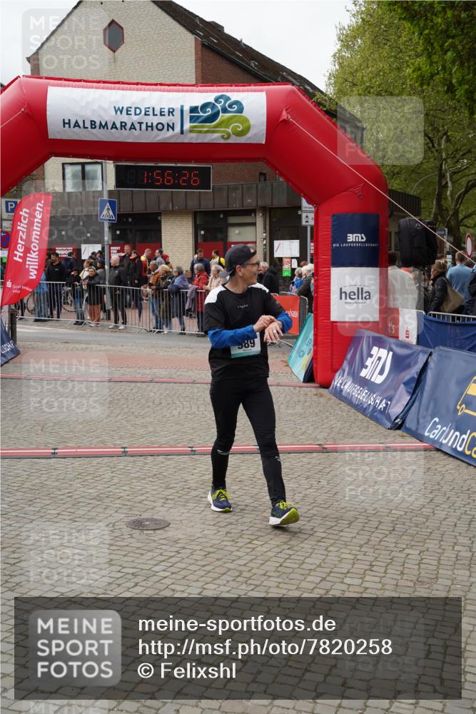 04.05.2025 - 8. Wedeler Halbmarathon Felixshl http://msf.ph/oto/7820258 04.05.2025 11:56:24 Ziel 989, 1149 meine-sportfotos.de