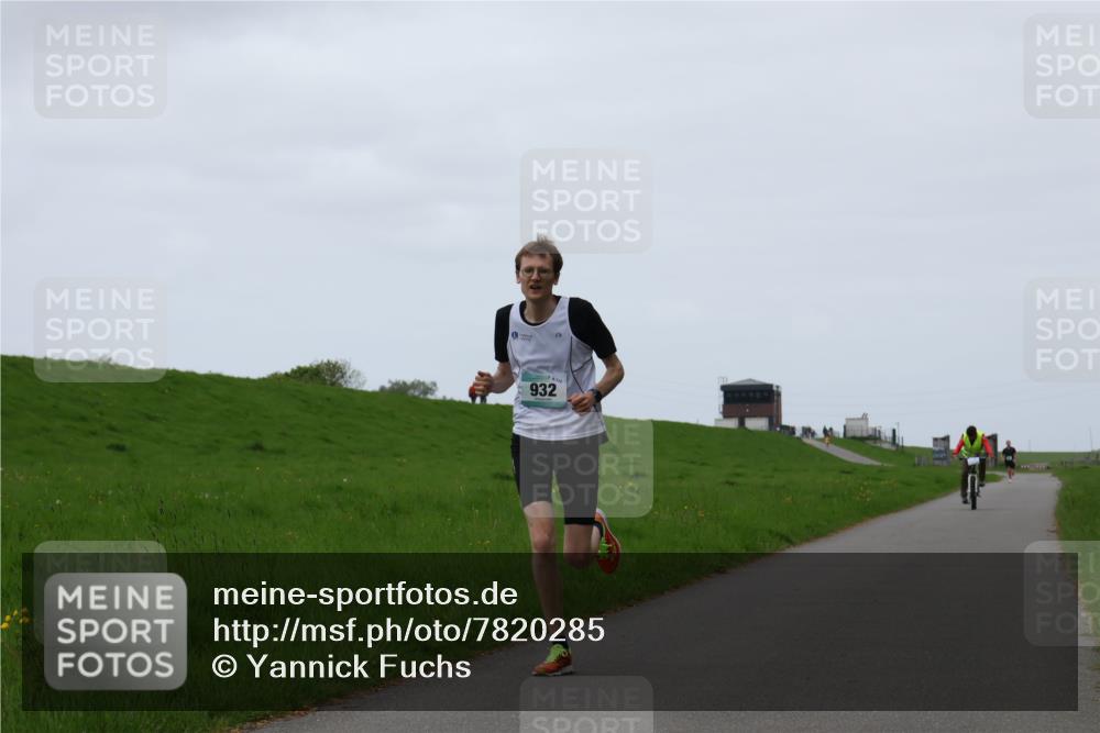 04.05.2025 - 8. Wedeler Halbmarathon Yannick Fuchs http://msf.ph/oto/7820285 04.05.2025 11:07:52 Laufen 932 meine-sportfotos.de