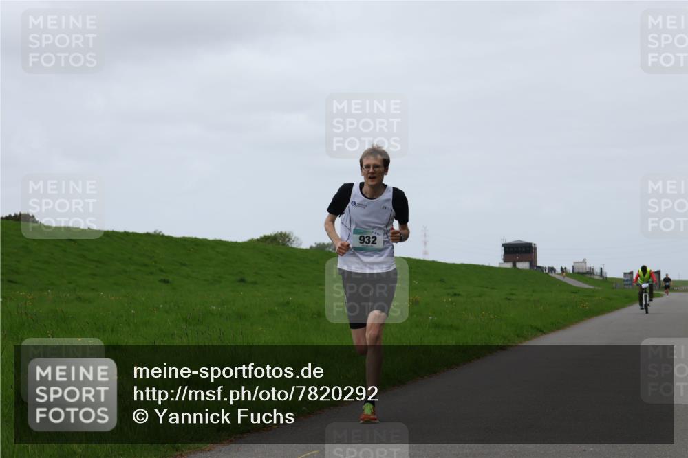 04.05.2025 - 8. Wedeler Halbmarathon Yannick Fuchs http://msf.ph/oto/7820292 04.05.2025 11:07:52 Laufen 932 meine-sportfotos.de