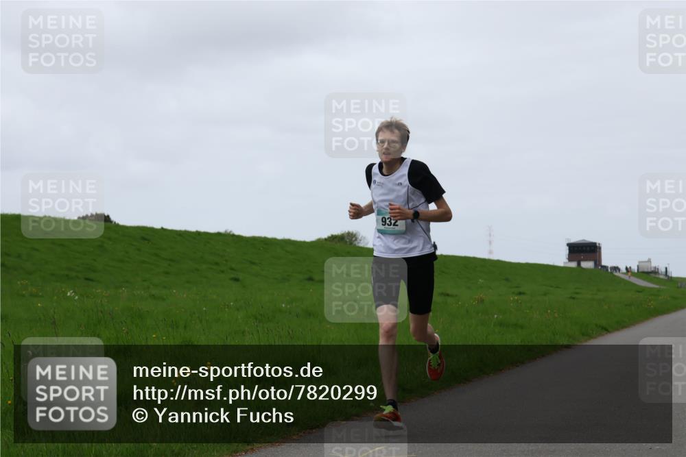 04.05.2025 - 8. Wedeler Halbmarathon Yannick Fuchs http://msf.ph/oto/7820299 04.05.2025 11:07:52 Laufen 932 meine-sportfotos.de