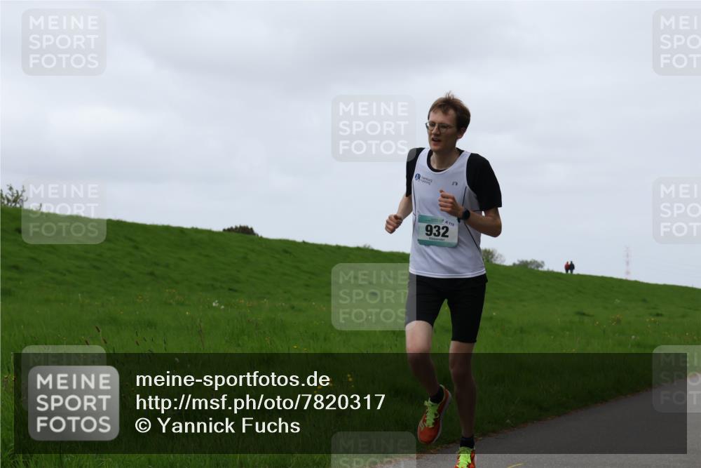 04.05.2025 - 8. Wedeler Halbmarathon Yannick Fuchs http://msf.ph/oto/7820317 04.05.2025 11:07:53 Laufen 115, 932 meine-sportfotos.de