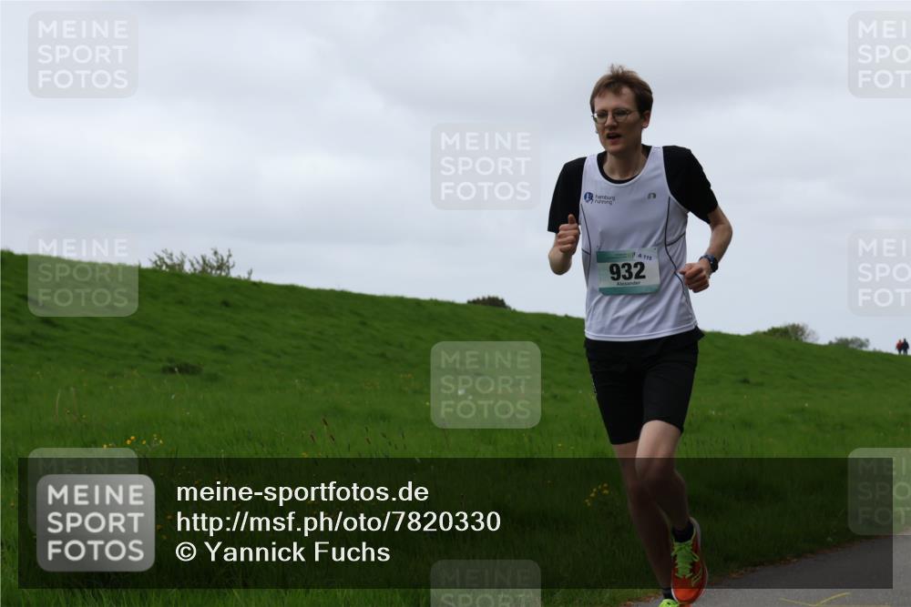04.05.2025 - 8. Wedeler Halbmarathon Yannick Fuchs http://msf.ph/oto/7820330 04.05.2025 11:07:53 Laufen 115, 932 meine-sportfotos.de