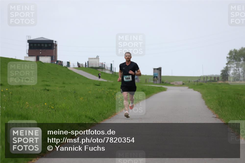 04.05.2025 - 8. Wedeler Halbmarathon Yannick Fuchs http://msf.ph/oto/7820354 04.05.2025 11:08:11 Laufen 589 meine-sportfotos.de