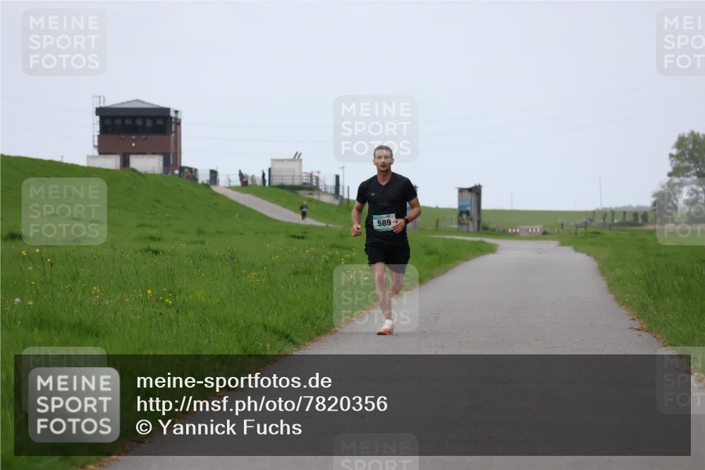 04.05.2025 - 8. Wedeler Halbmarathon Yannick Fuchs http://msf.ph/oto/7820356 04.05.2025 11:08:11 Laufen 589 meine-sportfotos.de