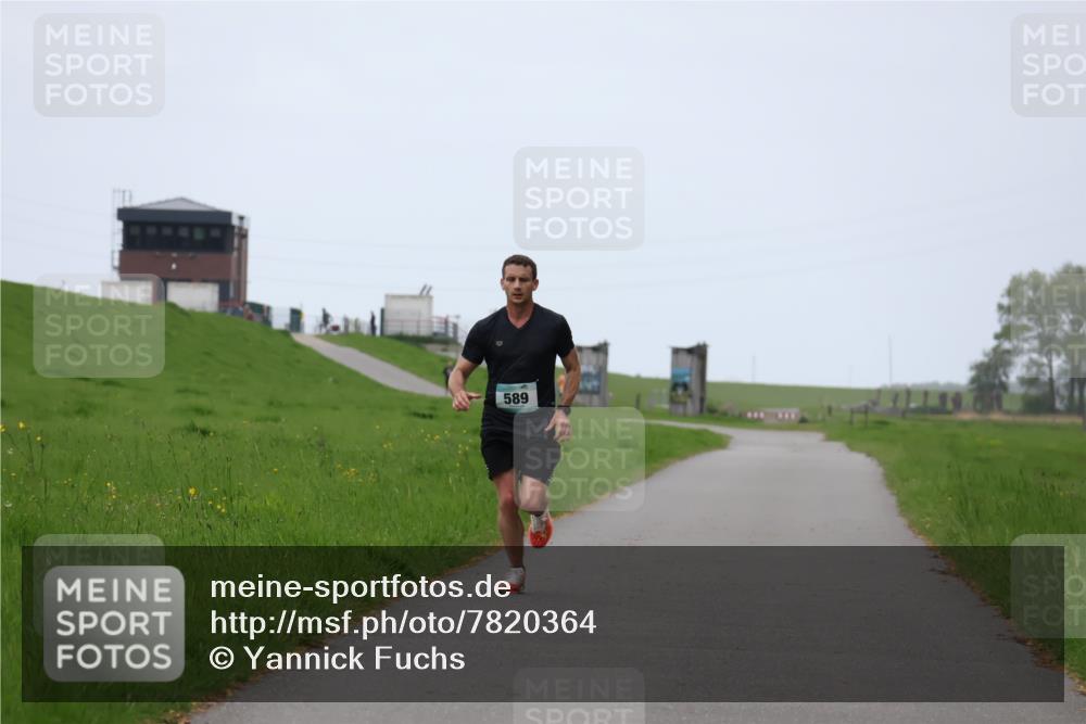 04.05.2025 - 8. Wedeler Halbmarathon Yannick Fuchs http://msf.ph/oto/7820364 04.05.2025 11:08:12 Laufen 589 meine-sportfotos.de