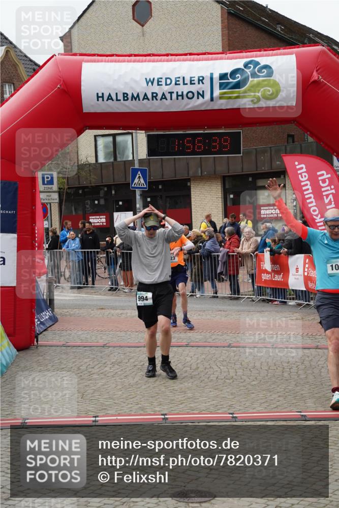 04.05.2025 - 8. Wedeler Halbmarathon Felixshl http://msf.ph/oto/7820371 04.05.2025 11:56:37 Ziel 723, 951, 994, 1056 meine-sportfotos.de