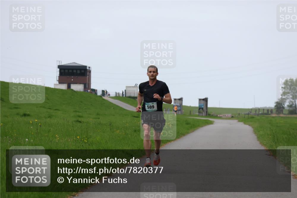 04.05.2025 - 8. Wedeler Halbmarathon Yannick Fuchs http://msf.ph/oto/7820377 04.05.2025 11:08:13 Laufen 589 meine-sportfotos.de