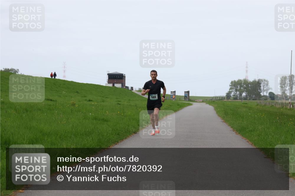 04.05.2025 - 8. Wedeler Halbmarathon Yannick Fuchs http://msf.ph/oto/7820392 04.05.2025 11:08:14 Laufen 589 meine-sportfotos.de