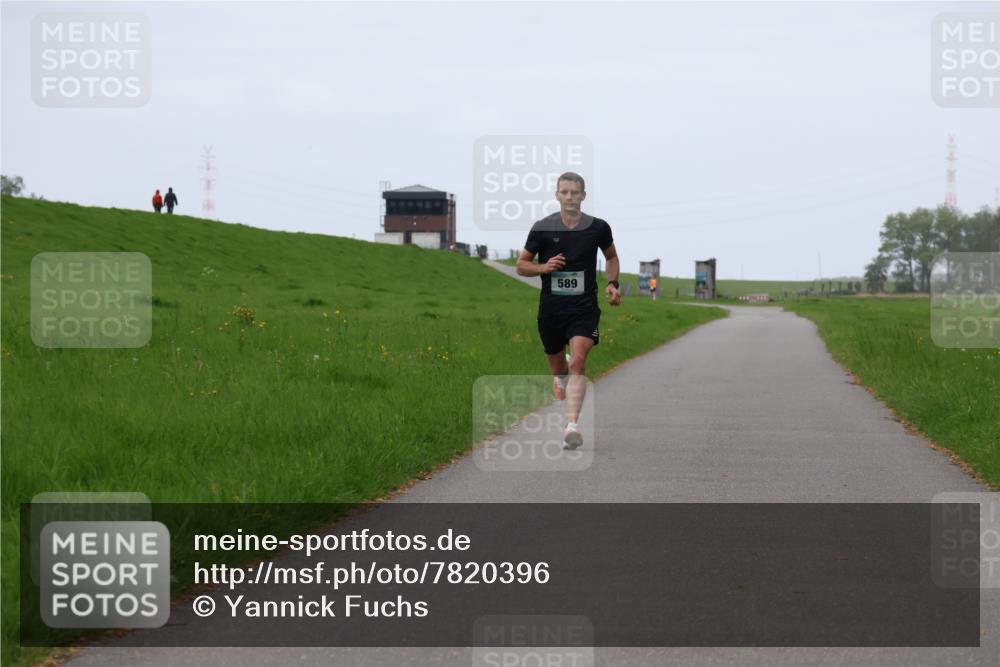 04.05.2025 - 8. Wedeler Halbmarathon Yannick Fuchs http://msf.ph/oto/7820396 04.05.2025 11:08:14 Laufen 589 meine-sportfotos.de
