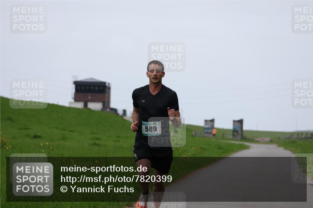 04.05.2025 - 8. Wedeler Halbmarathon Yannick Fuchs http://msf.ph/oto/7820399 04.05.2025 11:08:15 Laufen 589 meine-sportfotos.de