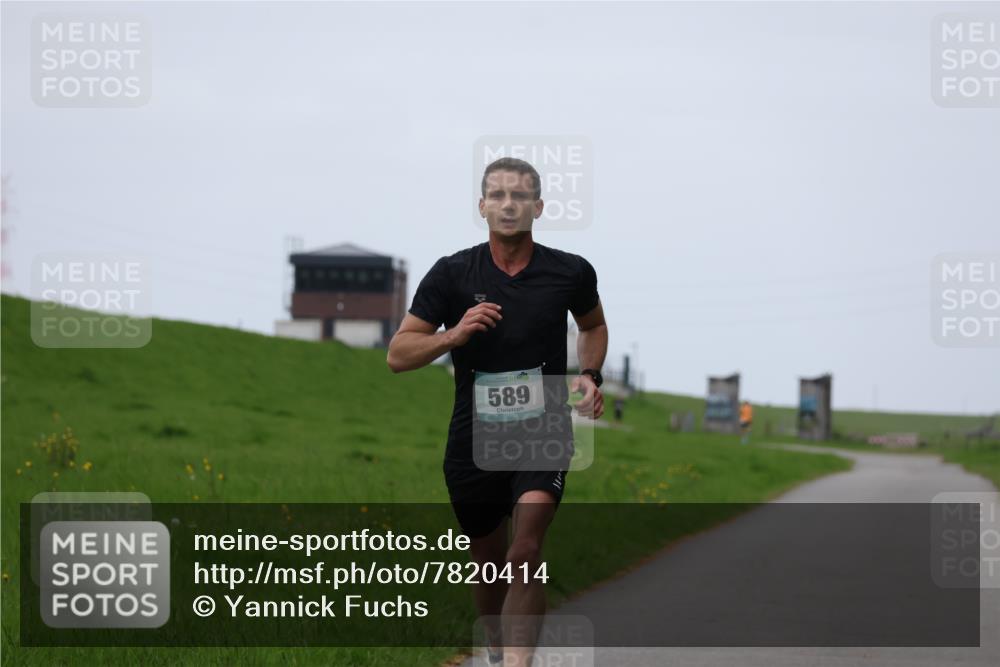 04.05.2025 - 8. Wedeler Halbmarathon Yannick Fuchs http://msf.ph/oto/7820414 04.05.2025 11:08:15 Laufen 589 meine-sportfotos.de