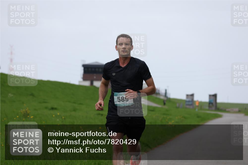 04.05.2025 - 8. Wedeler Halbmarathon Yannick Fuchs http://msf.ph/oto/7820429 04.05.2025 11:08:16 Laufen 589 meine-sportfotos.de